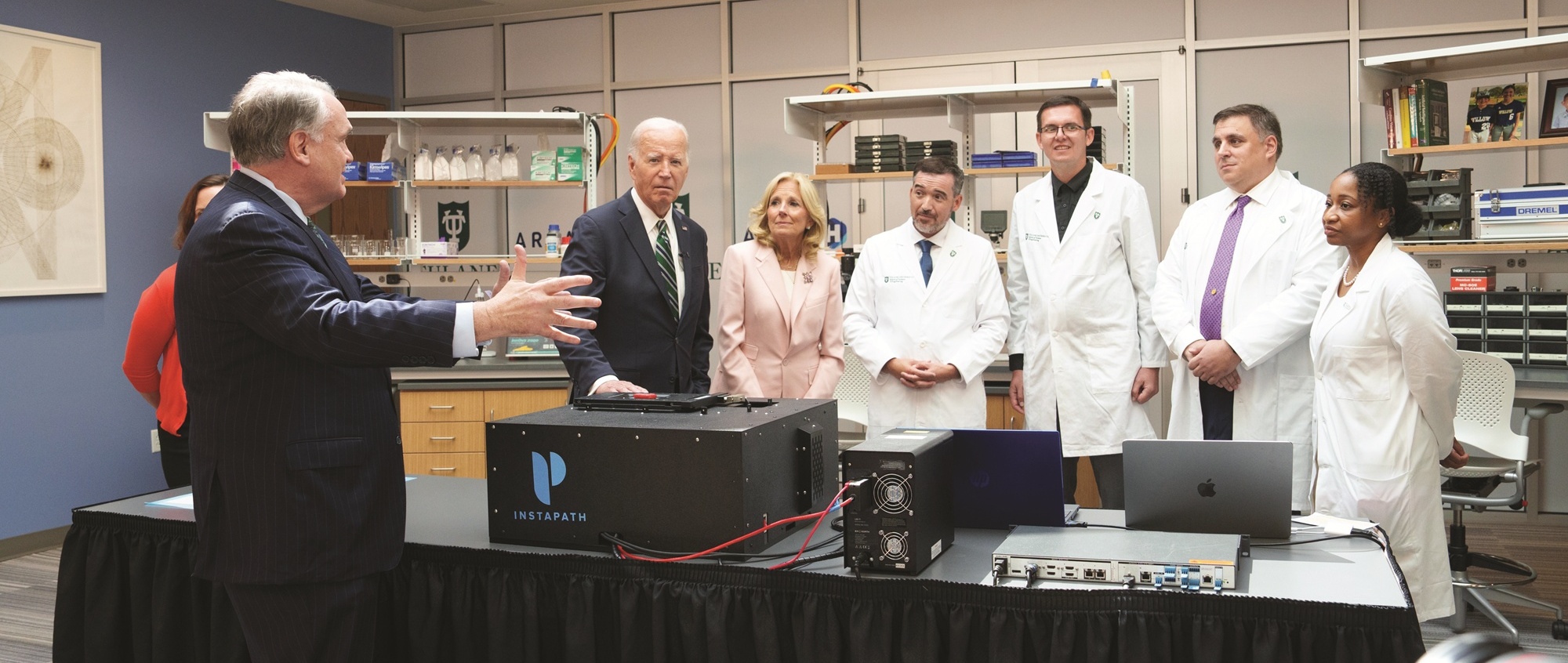 President Fitts giving lab tour to President Biden.