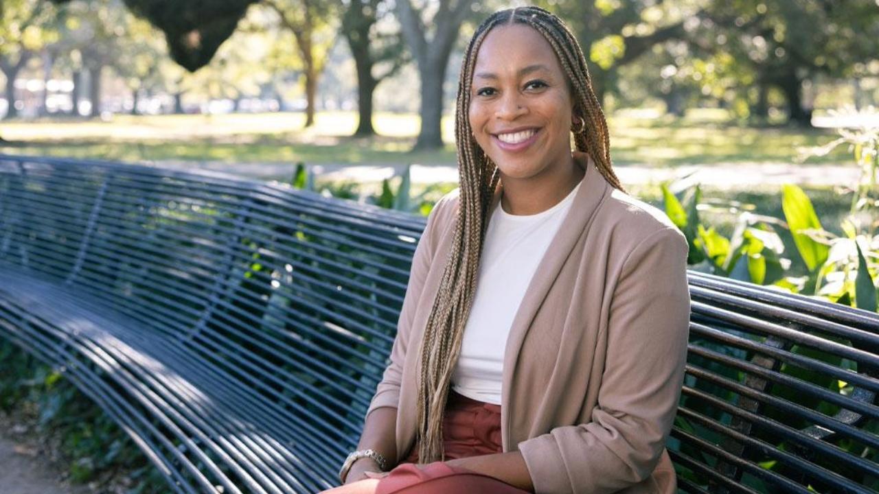 Alanna Manigault on bench